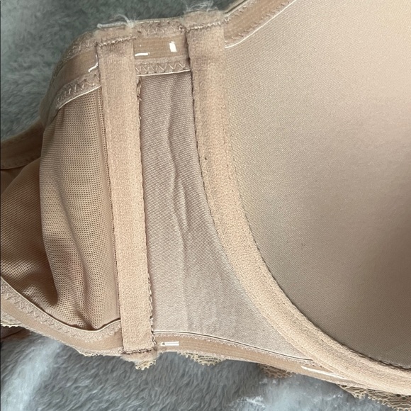 Torrid Nude Lace Bandeau - Picture 5 of 8